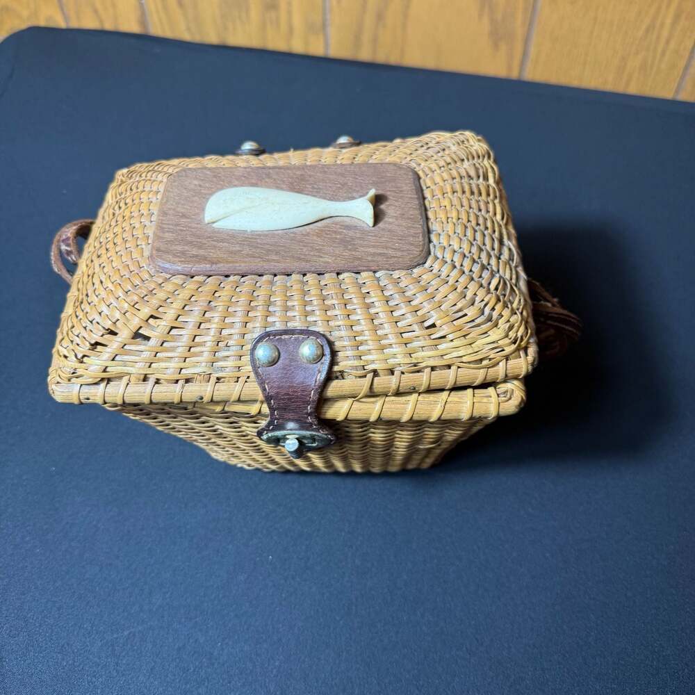 Vintage Nantucket Lightship Basket Purse with Whale Scrimshaw Lid, 8.5"